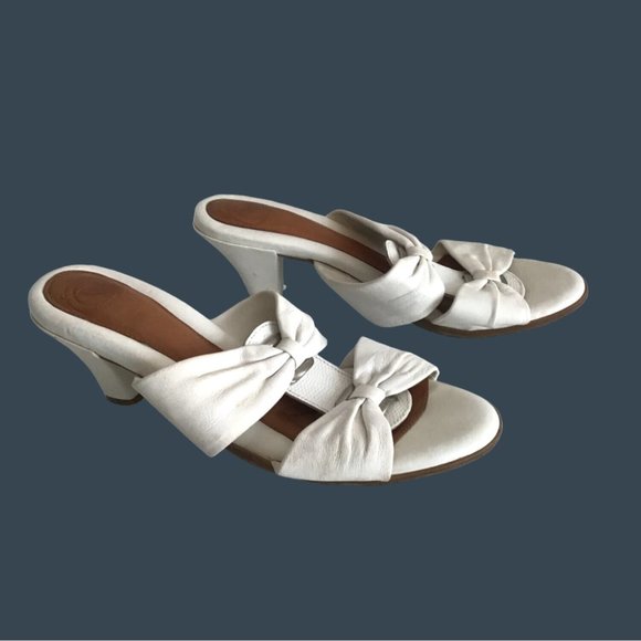 NURCARE- WOMENS WHITE SLIP-ON HEEL SANDALS SIZE 7 - Picture 1 of 8